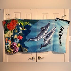 Vintage Sea World Adventure Park Beach Towel Dolphin Ocean Reef Souvenir 90s VTG